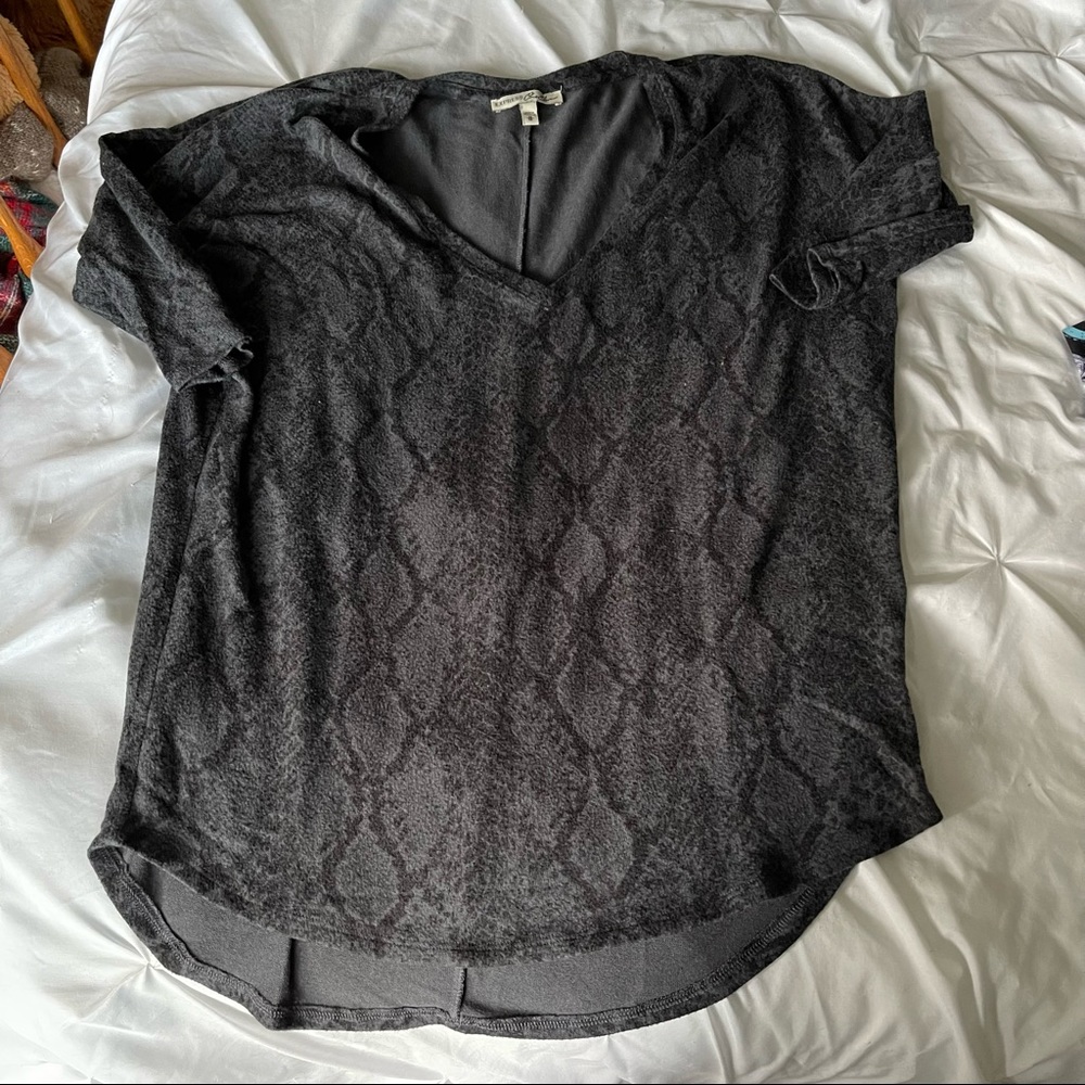 Express Fleece Rattlesnake Pattern Quarter Sleeve Top